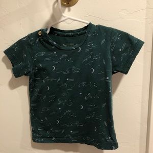 Red caribou nocturnal adventure' jasper t shirt